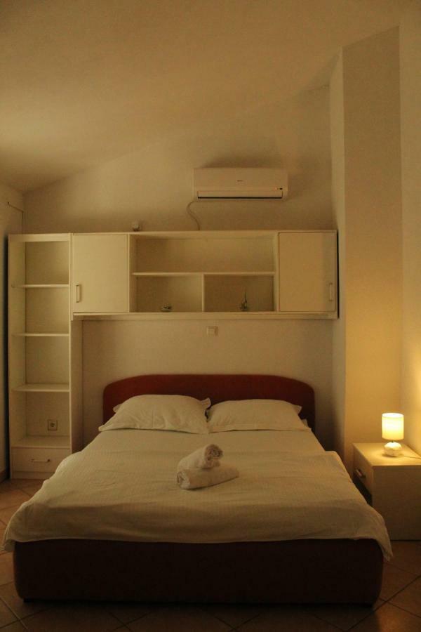 Apartment Pirovic Турань Екстер'єр фото